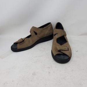 Durea Women's 9 Brown Sandals